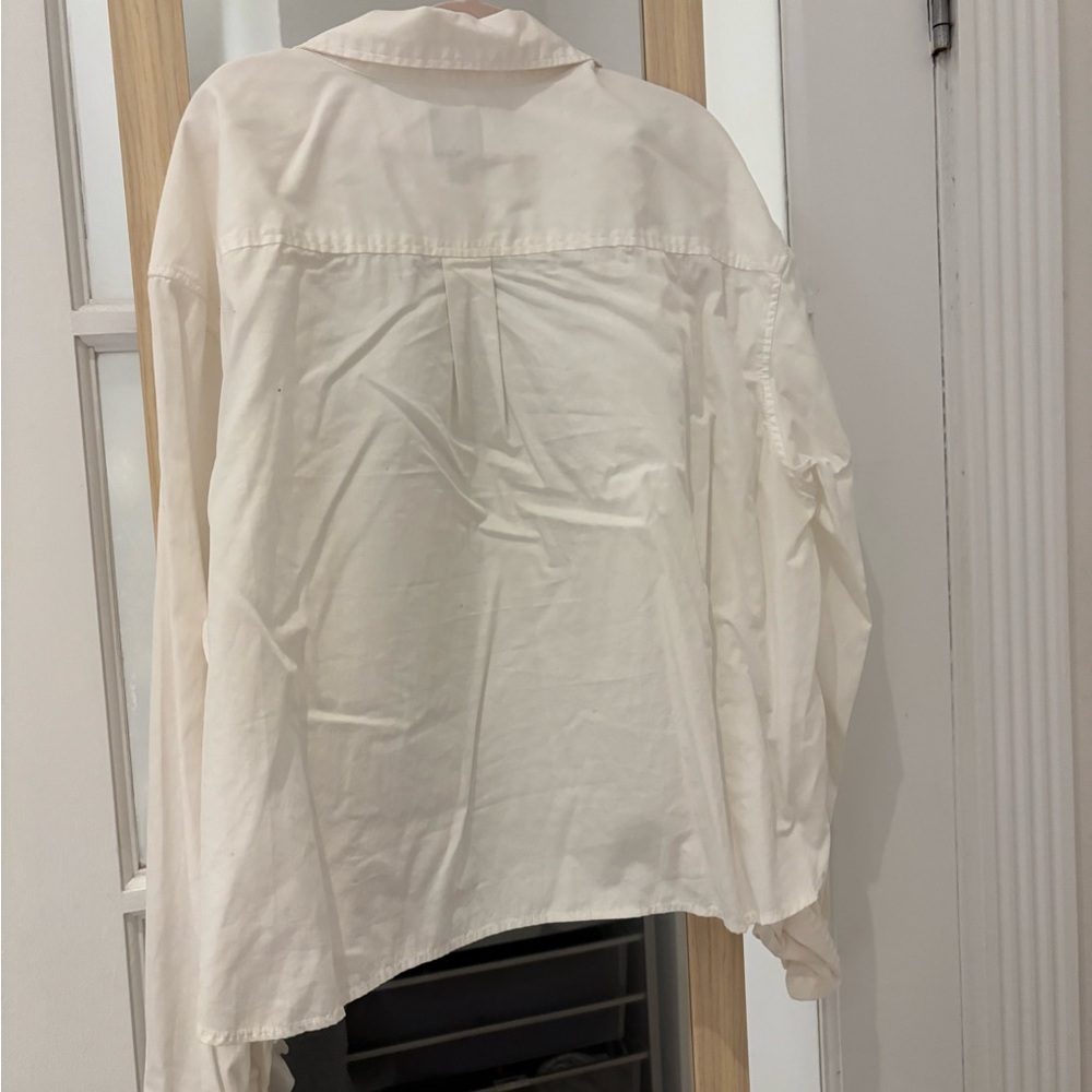 Gap Cropped White Button Down - image 3